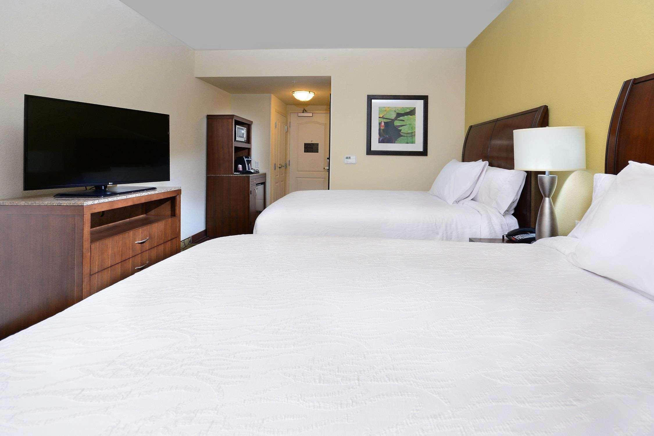 Hilton Garden Inn Greensboro Airport Екстериор снимка