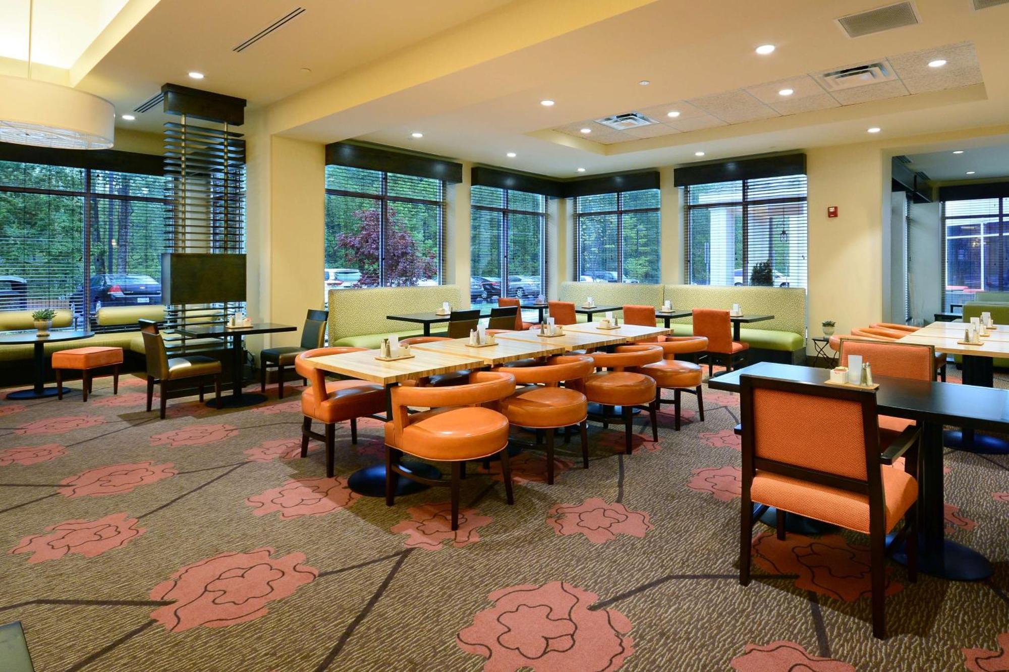 Hilton Garden Inn Greensboro Airport Екстериор снимка